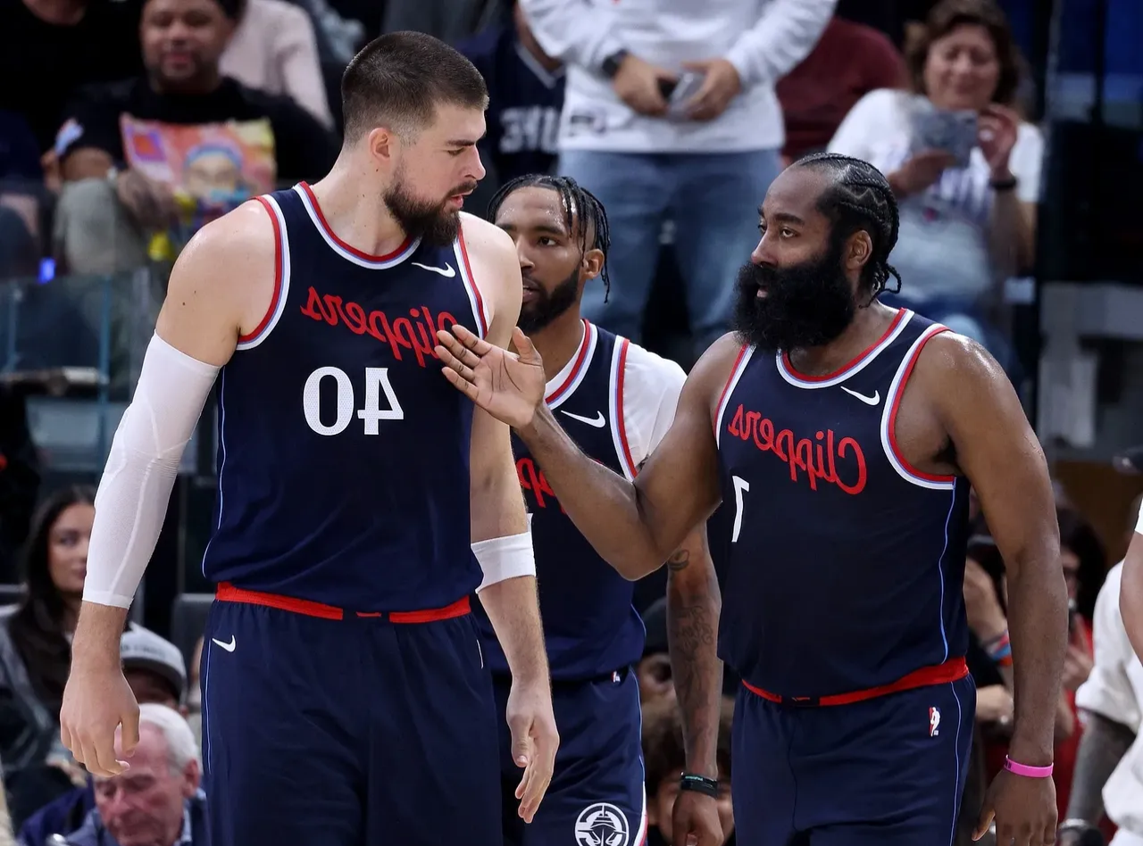 开云中国-刚刚！风云突变波特兰开拓者赛前再遭质疑犹他爵士强势反弹备战欧联，洛杉矶快船围绕欧超杯豪取连胜