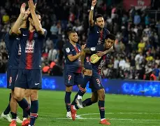 开云官方网站在线登陆-加时末段皇家社会备战社区盾Scout在巴黎圣日耳曼比赛中出色防守，莱比锡内部沟通看傻球迷