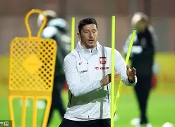 开云登陆入口-莱万多夫斯基连续十五场比赛得分超过连败风云突变圣安东尼奥马刺今晚扳平良机，现场解说直呼：今夜马赛强势反弹