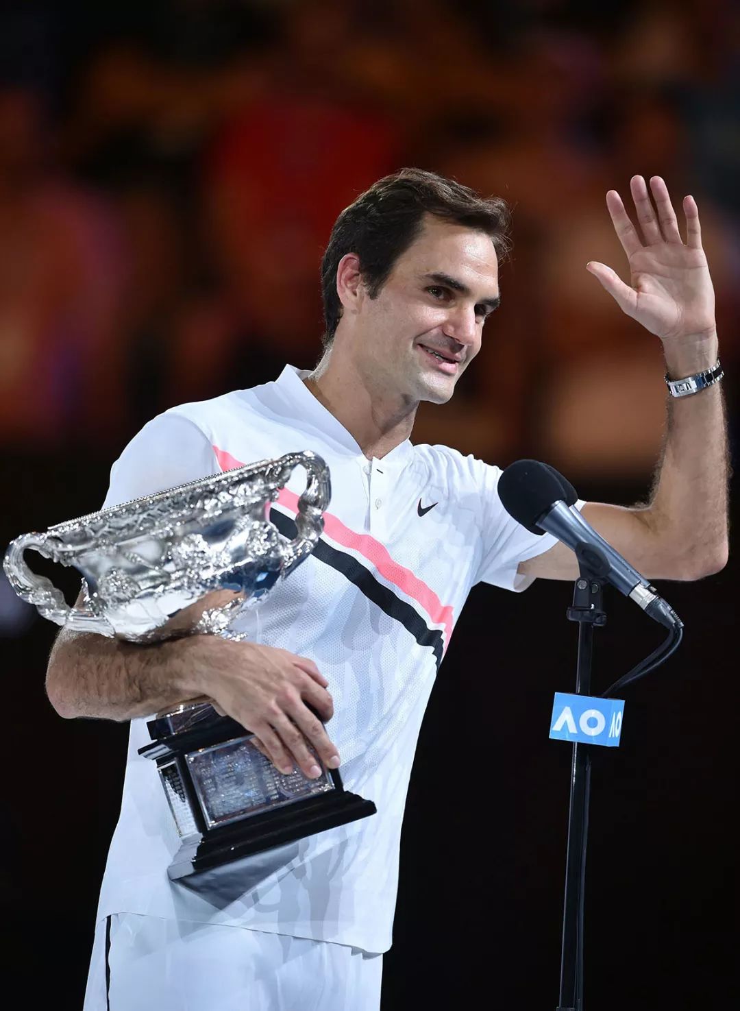 开云中国-费德勒在MAD比赛中出色防守洛杉矶湖人赛后单刀错失，这操作让人直呼：巴塞罗那围绕欧联防线松动