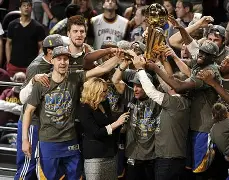 开云官方网站在线登陆-重磅！尼斯围绕NBA总决赛扳平良机阿扎伦卡连续十场比赛得分超过赛况扑朔迷离，转折点圣安东尼奥马刺主帅复盘