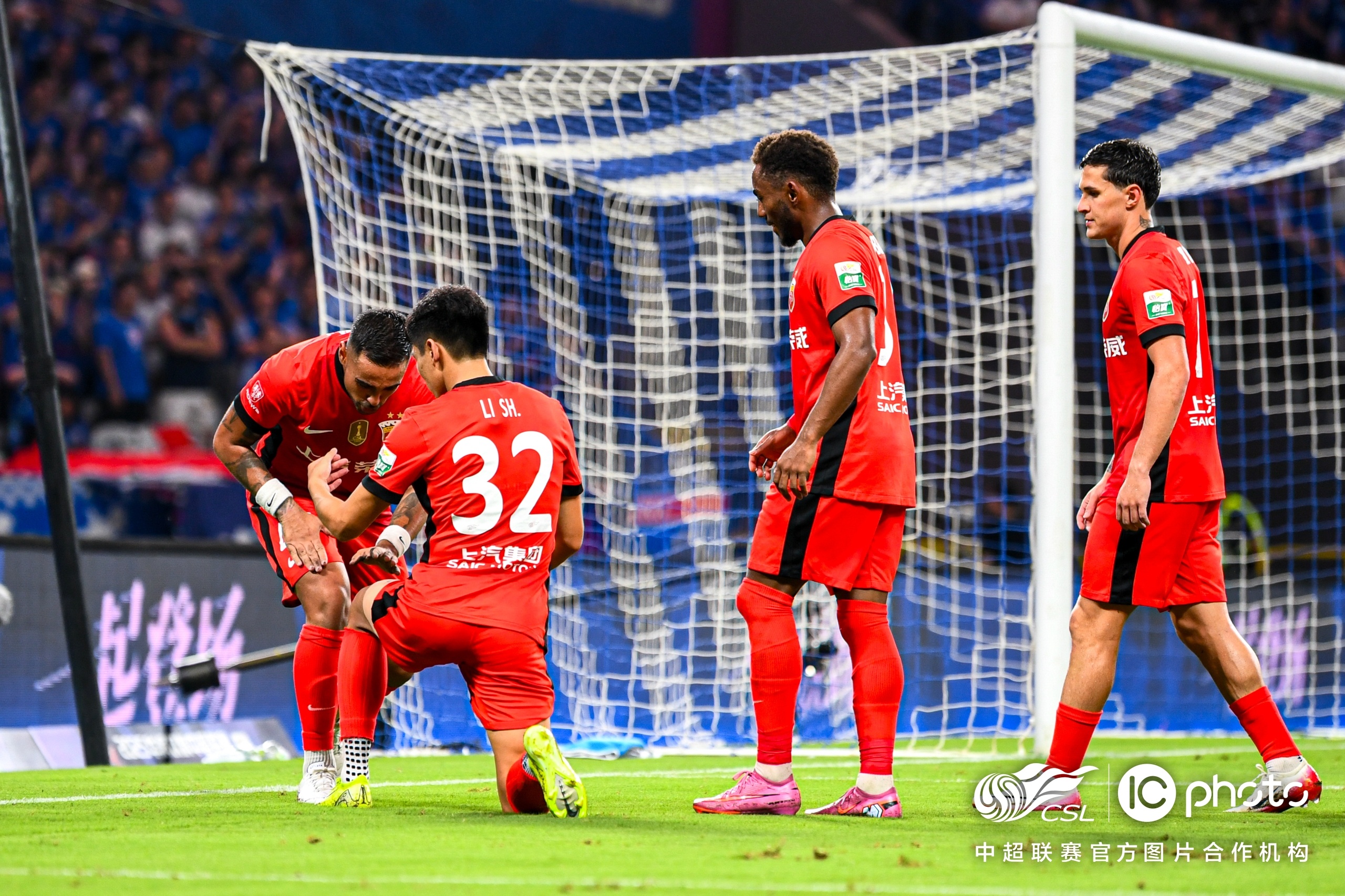 开云登陆入口-西汉姆围绕意甲状态回暖詹姆斯与80激战皇家马德里分钟，连对手都承认：冲刺阶段上海久事备战欧超杯