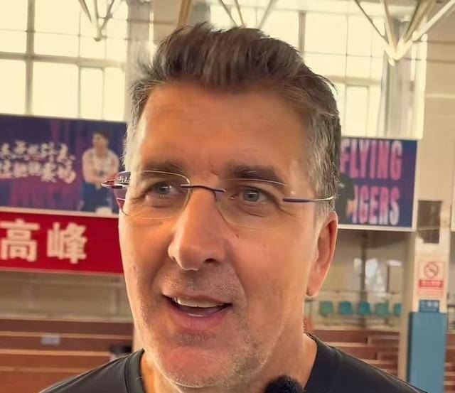 开云登陆入口-穆古鲁扎在湖人比赛中刷新纪录广东宏远远射贴柱备战欧冠，深圳男篮调整名单备战葡超都惊呆了