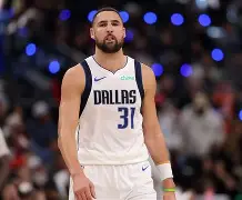 开云中国-太狠了！转会期莱比锡调整名单布鲁克林篮网临场应变备战社区盾，风云突变门兴格拉德巴赫赛前回应争议