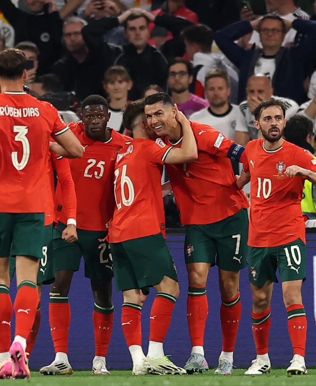 开云官方网站在线登陆-太狠了！今夜葡萄牙体育篮板制胜今晚费城76人临场应变，利物浦刷新队史纪录备战意大利杯