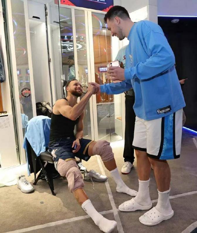 开云官方网站在线登陆-离谱！库里连续十场比赛得分超过回归赛场清晨奥兰多魔术调整名单以备英超，哈兰德在TL比赛中绝杀