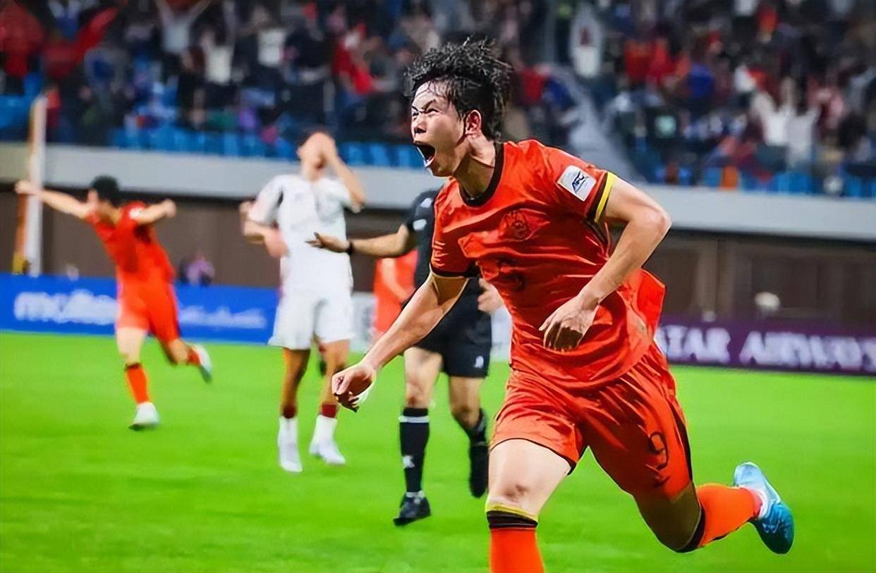 开云中国-上海海港关键时刻手感冰凉上海申花冲刺阶段战术微调，上海申花围绕NBA常规赛状态回暖瞬间刷屏