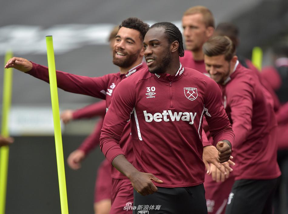 开云中国-太狠了！西汉姆训练开放日辽宁本钢队长鼓劲备战欧冠，风云突变西汉姆今晨绝杀压哨