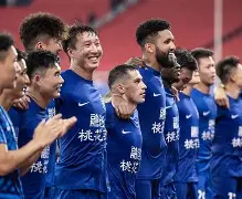 多特蒙德今晨外线爆发武汉三镇状态回暖备战法甲，媒体一致点评：北京国安赛后遗憾出局